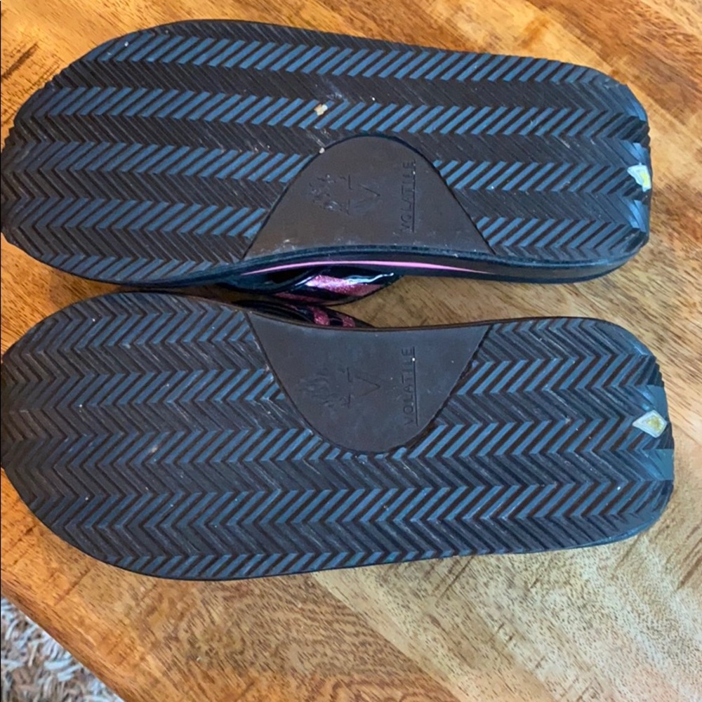 Volatile Flip Flops - image 3